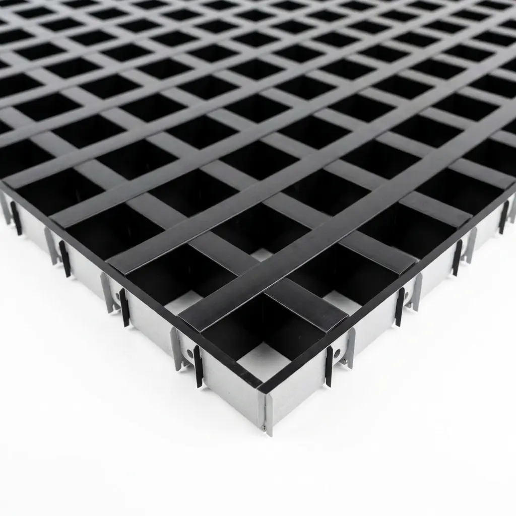 Потолок Грильято GL15 75×75 черный RAL 9005